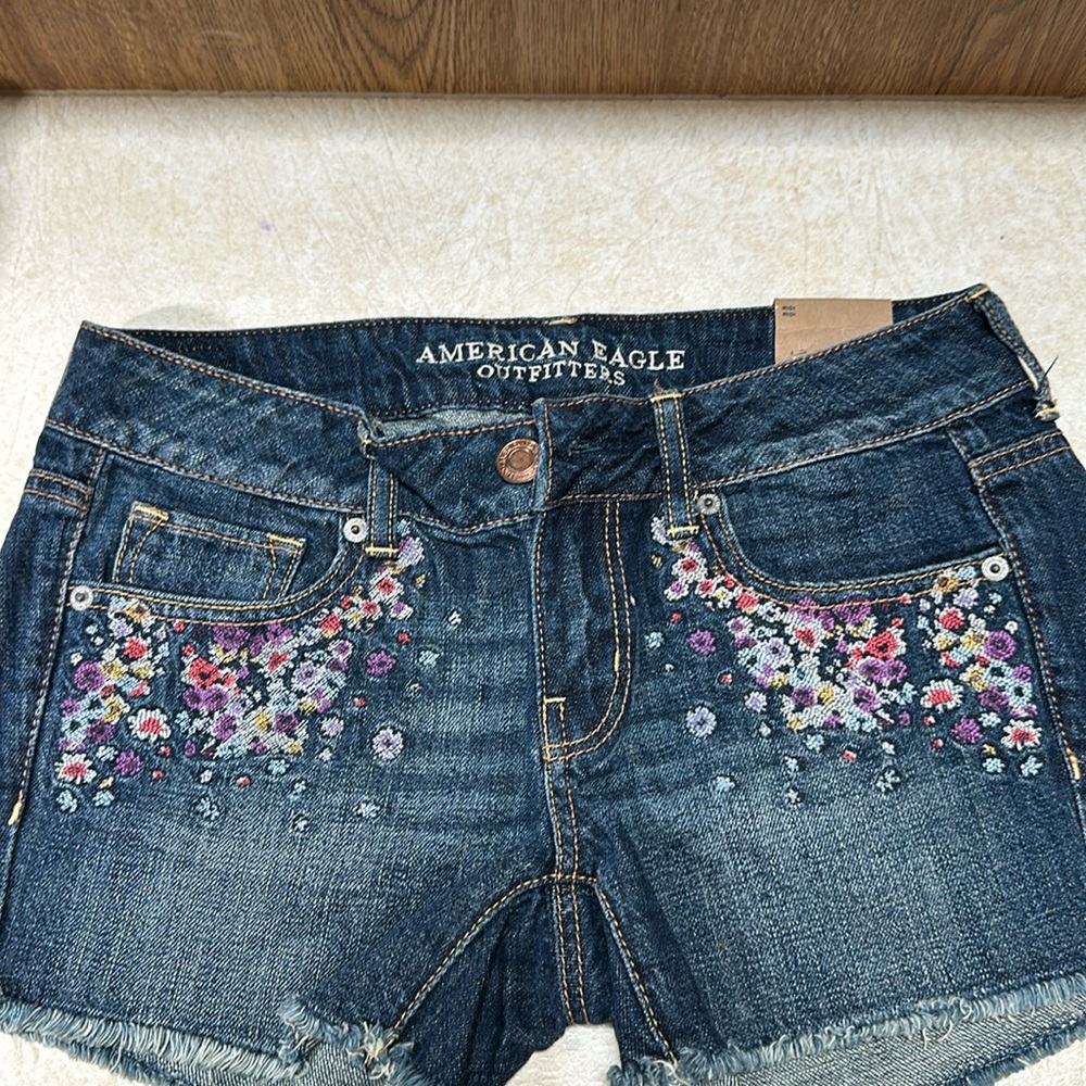Ladies American Eagle Outfitters Jean shorts. NWT. Size 4